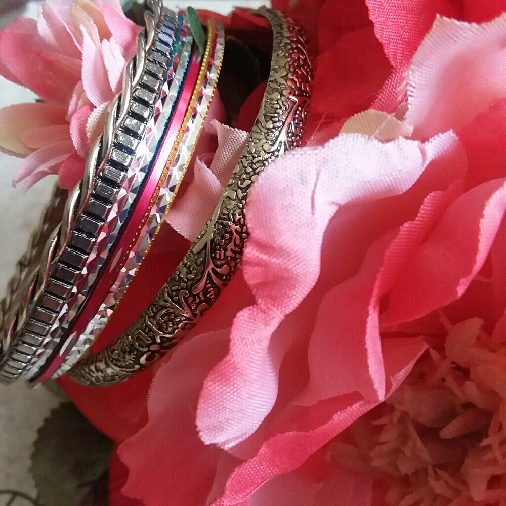Set of  6 Bangle Bracelets
